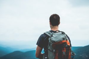 come preparare lo zaino per un escursione in montagna o un viaggio o cammino di santiago (2)